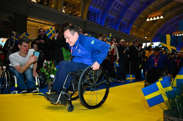 STOCKHOLM, SVERIGE 20260316 Ronny Persson när Sveriges lag i rullstolscurling hyllas för sitt brons när den svenska truppen tas emot pa Stockholm Centralstation vid sin hemkomst fran Paralympics 2026 i Milano Cortina. STOCKHOLM SVERIGE x10430x *** STOCKHOLM, SWEDEN 20260316 Ronny Persson as the Swedish wheelchair curling team is celebrated for its bronze medal when the Swedish squad is received at Stockholm Central Station on its return from the 2026 Paralympics in Milan Cortina STOCKHOLM SWEDEN x10430x  Copyright: xChristinexOlsson TTx HEMKOMST PARALYMPICS