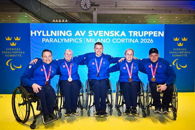 STOCKHOLM, SVERIGE 20260316 Sveriges curlinglag, fran vänster Ronny Persson, Kristina Ulander, Viljo Petersson Dahl, Sabina Johansson och Marcus Holm, när svenska truppen tas emot pa Stockholm Centralstation vid sin hemkomst fran Paralympics. STOCKHOLM SVERIGE x10430x *** STOCKHOLM, SWEDEN 20260316 The Swedish curling team, from left Ronny Persson, Kristina Ulander, Viljo Petersson Dahl, Sabina Johansson and Marcus Holm, as the Swedish squad is received at Stockholm Central Station on their return from the Paralympics STOCKHOLM SWEDEN x10430x  Copyright: xChristinexOlsson TTx HEMKOMST PARALYMPICS