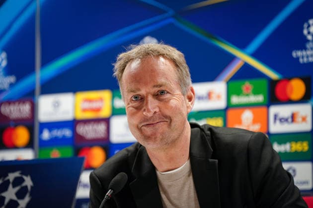 England: Pressekonferenz mit Kasper Hjulmand (Trainer, Bayer 04 Leverkusen) und Exequiel Palacios (Bayer 04 Leverkusen, 25) vor dem UEFA Champions League 2025 - 2026, Achtelfinale (Rückspiel) FC Arsenal London vs Bayer 04 Leverkusen - Emirates Stadium (London): *** England Press Conference with Kasper Hjulmand Coach, Bayer 04 Leverkusen and Exequiel Palacios Bayer 04 Leverkusen, 25 ahead of the UEFA Champions League 2025 2026, Round of 16 second leg FC Arsenal London vs Bayer 04 Leverkusen Emirates Stadium London Copyright: xJOERANxSTEINSIEKx