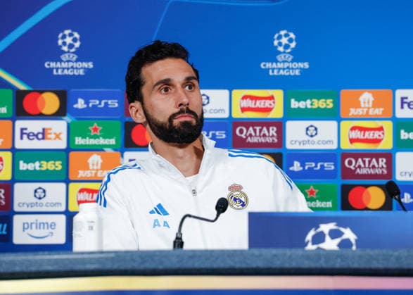 Alvaro Arbeloa head coach of Real Madrid speaks with the press during the press conference, PK, Pressekonferenz training at the Academy Stadium, Manchester. Picture date: 16th March 2026. Picture credit should read: Cody Froggatt Sportimage EDITORIAL USE ONLY. No use with unauthorised audio, video, data, fixture lists, club league logos or live services. Online in-match use limited to 120 images, no video emulation. No use in betting, games or single club league player publications. SPI_014_CF_REAL_MADRID_PRESS SPI-4608-0014