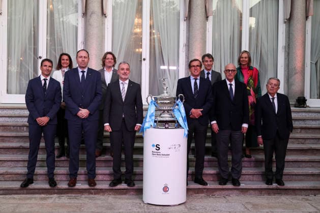 March 16, 2026, Barcelona, Barcelona, Spain: The officials pose for a photo with the trophy, during the presentation of the ATP, Tennis Herren 500 Barcelona Open Banc Sabadell - 73nd Conde de Godo Trophy at Palauet Albeniz on March 16, 2026 in Barcelona, Spain. Barcelona Spain - ZUMAa181 20260316_zaa_a181_010 Copyright: xJavierxBorregox