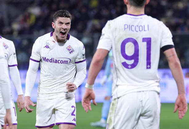 Fiorentina s players jubilates after scoring the goal 0-2 during the Serie A soccer match between Cremonese and Fiorentina at the Giovanni Zini Stadium in Cremona Italy - Monday, 16 march 2026. - Soccer .  Copyright: xAlbertoxMariani LaPressex