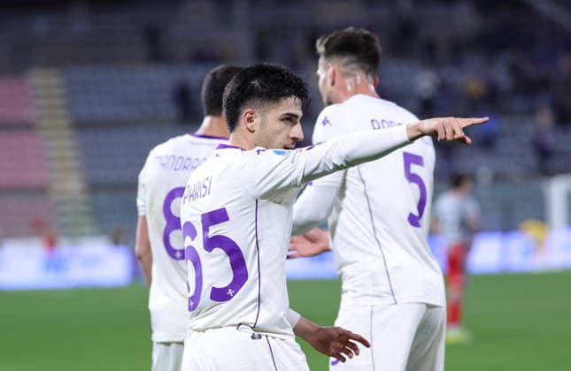 Fiorentina s Fabiano Parisi jubilates after scoring the goal 0-1 during the Serie A soccer match between Cremonese and Fiorentina at the Giovanni Zini Stadium in Cremona Italy - Monday, 16 march 2026. - Soccer .  Copyright: xAlbertoxMariani LaPressex