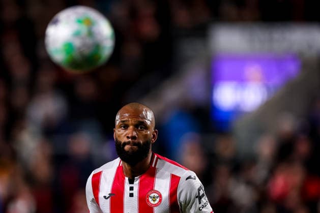 BRENTFORD, ENGLAND - MARCH 16: Igor Thiago of Brentford focuses on the ball during the Premier League match between Brentford and Wolverhampton Wanderers at Gtech Community Stadium on March 16, 2026 in Brentford, England.  Copyright: xRenexNijhuis MBxMediax