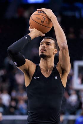 March 16, 2026, Inglewood, California, USA: Victor Wembanyama 1 of the San Antonio Spurs during warm ups prior to their regular season NBA, Basketball Herren, USA game against the Los Angeles Clippers on Monday March 16, 2026 at Intuit Dome in Inglewood, California. ARIANA RUIZ PI Inglewood USA - ZUMAp124 20260316_zaa_p124_030 Copyright: xArianaxRuizx