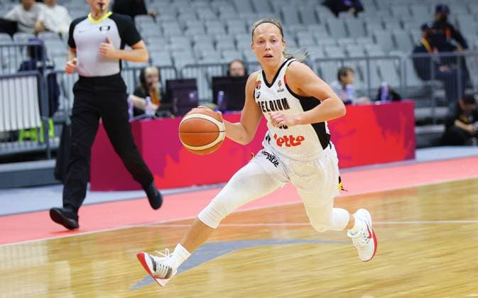 Belgium s Julie Allemand fights for the ball during a basket game between Belgium s national team, Nationalteam Belgian Cats and Czech Republic, in Wuhan, China, on Tuesday 17 March 2026, the fifth game (out of 5) of the qualifications phase for the World Cup Basket tournament. NIKOLAxKRSTIC  x167811994x