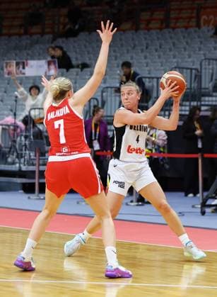 Czech Petra Malikova and Belgium s Elise Ramette fight for the ball during a basket game between Belgium s national team, Nationalteam Belgian Cats and Czech Republic, in Wuhan, China, on Tuesday 17 March 2026, the fifth game (out of 5) of the qualifications phase for the World Cup Basket tournament. NIKOLAxKRSTIC  x167817348x