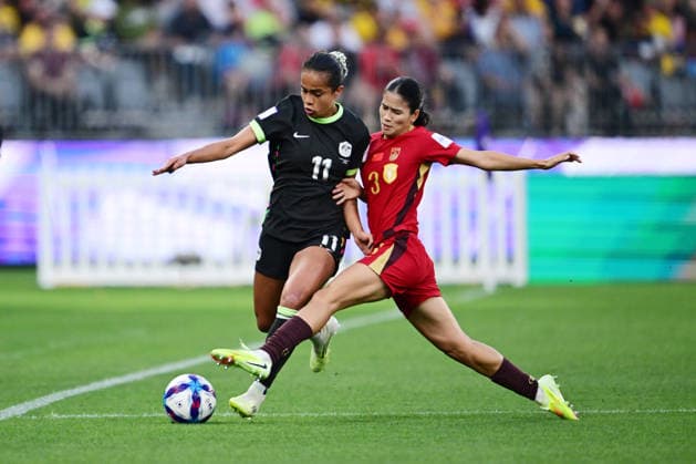 SOCCER ASIAN CUP WOMEN MATILDAS CHINA, Mary Fowler of Australia and Chen Qiaozhu of China during the AFC Women s Asian Cup Semi Final 1 match between Australia and China at Optus Stadium in Perth, Tuesday, March 17, 2026. ( NO ARCHIVING, EDITORIAL USE ONLY Perth Western Australia Australia  Copyright: xDeanxLewinsx 20260317138470917164