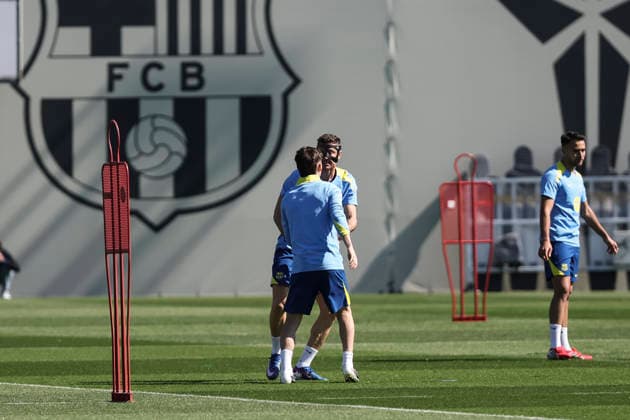 March 17, 2026, Sant Joan Despi, Barcelona, SPAIN: Gavi and Robert Lewandowski during the training day of FC Barcelona, Barca ahead UEFA Champions League 2025 26, football match against Newcastle United at Ciutat Esportiva Joan Gamper on March 17, 2026 in Sant Joan Despi, Barcelona, Spain. Sant Joan Despi SPAIN - ZUMAa181 20260317_zaa_a181_018 Copyright: xJavierxBorregox