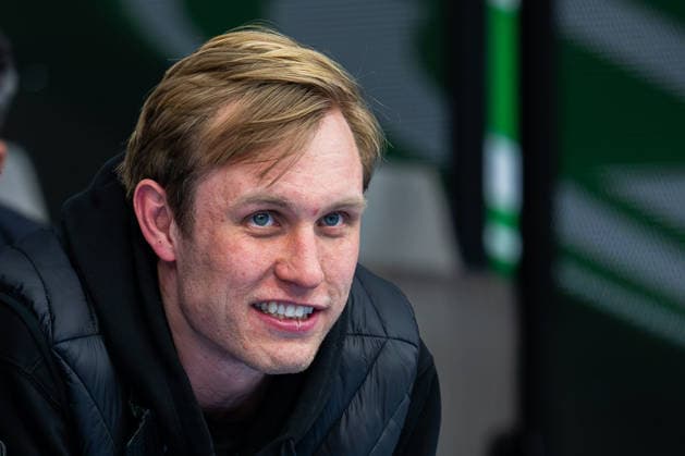 14.03.2026 - Handball, 2025 2026, 1. Bundesliga, 25. Spieltag, GWD Minden - HSG Wetzlar: Marian Michalczik als Zuschauer auf der Tribüne Minden Nordrhein-Westfalen Deutschland Kampa-Halle *** 14 03 2026 Handball, 2025 2026, 1 Bundesliga, 25 Matchday, GWD Minden HSG Wetzlar Marian Michalczik as spectator in the stands Minden North Rhine-Westphalia Germany Kampa Halle