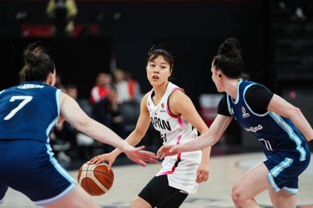 Japan v Argentina - FIBA Women’s World Cup Qualifiers in Istanbul ISTANBUL, TURKIYE – MARCH 17: Mai Yamamoto (C) of Japan and Melisa Gretter (R) of Argentina battle for the ball during the FIBA Women’s World Cup Qualifiers Group C match between Japan and Argentina at the Turkcell Basketball Development Center in Istanbul, Turkiye on March 17, 2026. Hakan Akgün Anadolu Istanbul Turkey. Editorial use only. Please get in touch for any other usage.  Copyright: x2026xAnadoluxHakanxAkgünx