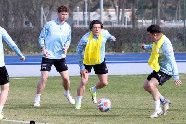 DEU, DFL, 2 FBL Hertha BSC, Training, 17 03 2026, Hanns Braun Stadion, Berlin, DEU, DFL, 2 FBL Hertha BSC, Training, in the picture Sebastian Groenning Hertha BSC Berlin 17 , Fabian Reese Hertha BSC Berlin 11 , Diego Demme Hertha BSC Berlin 6 DFL regulations prohibit any use of Photographs as image sequences and or quasi video nordphotoxGmbHx xEngler nph00076