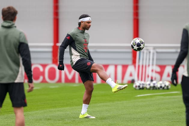 Serge Gnabry FC Bayern Muenchen, 07 with ball, GER, final training, FC Bayern Muenchen, football, UEFA Champions League, round of 16, second leg, 2025 2026 season, 17 03 2026, GER, final training, FC Bayern Muenchen, football, UEFA Champions League, round of 16, second leg, 2025 2026 season, 17 03 2026 Muenchen Copyright: xEibner-Pressefoto JennixMaulx EP_JML