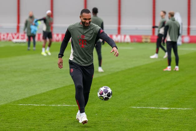 Jonathan Tah FC Bayern Muenchen, 04 with ball, GER, final training, FC Bayern Muenchen, football, UEFA Champions League, round of 16, second leg, 2025 2026 season, 17 03 2026, GER, final training, FC Bayern Muenchen, football, UEFA Champions League, round of 16, second leg, 2025 2026 season, 17 03 2026 Muenchen Copyright: xEibner-Pressefoto JennixMaulx EP_JML