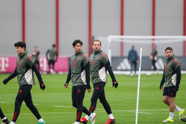 Minjae Kim FC Bayern Muenchen, 03 with Hiroki Ito FC Bayern Muenchen, 21 and Harry Kane FC Bayern Muenchen, 09 , with Raphael Guerreiro FC Bayern Muenchen, 22 , GER, Final training, FC Bayern Muenchen, Football, UEFA Champions League, Round of 16, Second leg, 2025 2026 season, 17 03 2026, GER, Final training, FC Bayern Muenchen, Football, UEFA Champions League, Round of 16, Second leg, 2025 2026 season, 17 03 2026 Muenchen Copyright: xEibner-Pressefoto JennixMaulx EP_JML