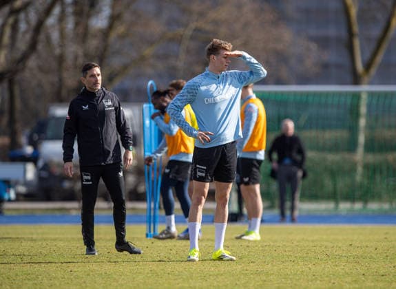 Soccer, Men, Season 2025 26, 2 Bundesliga, Hertha BSC, Training, f l Coach Stefan Leitl Hertha BSC , Luca Schuler Hertha BSC , 17 03 2026, Copyright: xSebastianxRäppold MatthiasxKochx
