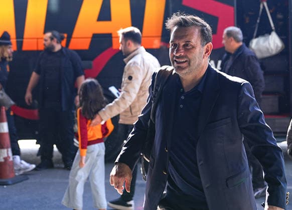 Galatasaray football team departs for UK for the match against Liverpool ISTANBUL, TURKIYE - MARCH 17: Head Coach Okan Buruk is seen as Galatasaray football team departed from Istanbul Airport on a special flight to UK ahead of their UEFA Champions League last 16 away match against Liverpool, in Istanbul, Turkiye on March 17, 2026. Esra Bilgin Anadolu Istanbul Turkey. Editorial use only. Please get in touch for any other usage.  Copyright: x2026xAnadoluxEsraxBilginx