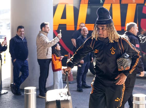 Galatasaray football team departs for UK for the match against Liverpool ISTANBUL, TURKIYE - MARCH 17: Galatasaray player Sacha Boey is seen as Galatasaray football team departed from Istanbul Airport on a special flight to UK ahead of their UEFA Champions League last 16 away match against Liverpool, in Istanbul, Turkiye on March 17, 2026. Esra Bilgin Anadolu Istanbul Turkey. Editorial use only. Please get in touch for any other usage.  Copyright: x2026xAnadoluxEsraxBilginx
