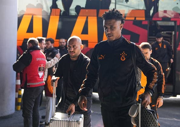 Galatasaray football team departs for UK for the match against Liverpool ISTANBUL, TURKIYE - MARCH 17: Galatasaray player Ismail Jakobs is seen as Galatasaray football team departed from Istanbul Airport on a special flight to UK ahead of their UEFA Champions League last 16 away match against Liverpool, in Istanbul, Turkiye on March 17, 2026. Esra Bilgin Anadolu Istanbul Turkey. Editorial use only. Please get in touch for any other usage.  Copyright: x2026xAnadoluxEsraxBilginx