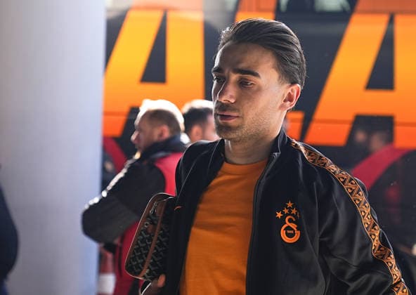 Galatasaray football team departs for UK for the match against Liverpool ISTANBUL, TURKIYE - MARCH 17: Galatasaray player Yunus Akgun is seen as Galatasaray football team departed from Istanbul Airport on a special flight to UK ahead of their UEFA Champions League last 16 away match against Liverpool, in Istanbul, Turkiye on March 17, 2026. Esra Bilgin Anadolu Istanbul Turkey. Editorial use only. Please get in touch for any other usage.  Copyright: x2026xAnadoluxEsraxBilginx