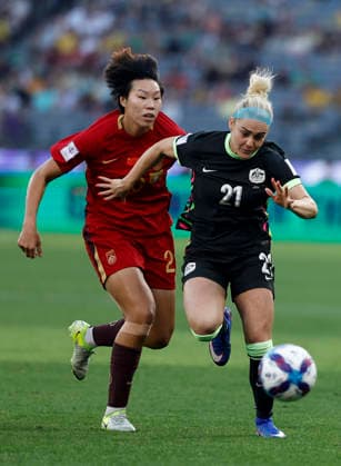 (260317) -- PERTH, March 17, 2026 -- Shao Ziqin (L) of China vies with Ellie Carpenter of Australia during the semifinal of Women s Asian Cup between China and Australia at Perth Stadium in Perth, Australia, March 17, 2026. ) (SP)AUSTRALIA-PERTH-FOOTBALL-WOMEN S ASIAN CUP-SEMIFINAL-CHN VS AUS MaxPing 