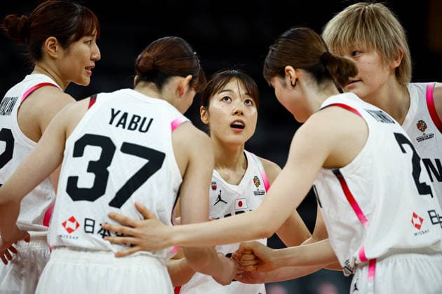 Japan vs Argentina Women s Basketball World Cup 2026 Qualifying Tournaments Mai Yamamoto of Japan national team, Nationalteam and her teammates check their hands during the Women s Basketball World Cup 2026 Qualifying Tournaments Group Phase - Group A between Japan National Team and Argentina National Team at Turkcell Basketball Development Center on March 17, 2026 in Istanbul, Turkey. Istanbul Istanbul Turkey Copyright: xBurakxBasturkx