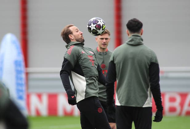 Football, Men, Champions League, Season 2025 2026, FC Bayern Munich, Final training Harry Kane FC Bayern Munich with a view of the ball