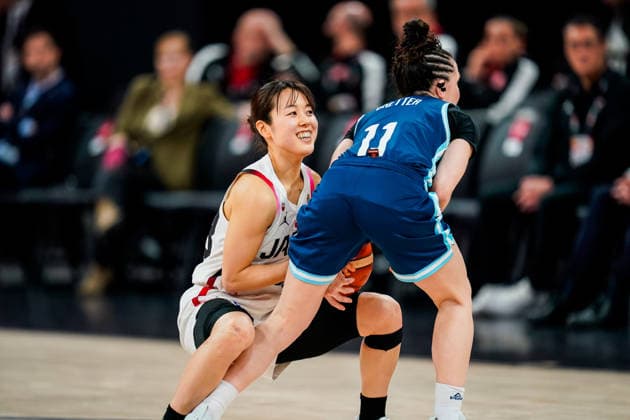 Japan v Argentina - Women s World Cup 2026 Qualifier Mai Yamamoto of Japan competes with Melisa Gretter of Argentina during the Women s World Cup 2026 Qualifier between Japan and Argentina at Turkcell Basketball Development Center on March 17, 2026, in Istanbul, Turkey. Istanbul Turkey  Copyright: xYagizxGurtugx originalFilename:gurtug-japanvar260317_npH3s.jpg