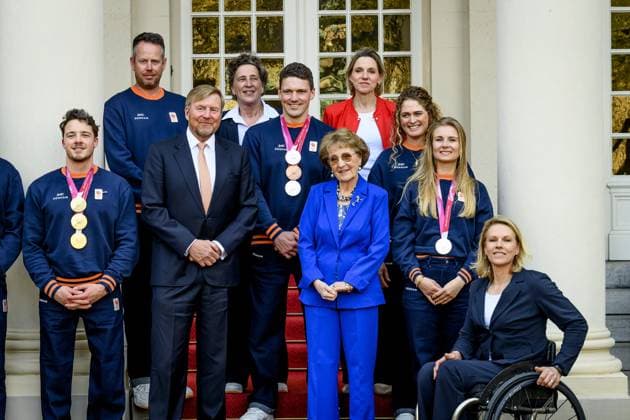 King And Princess Margriet Meet Paralympic Medal Winners - The Hague King Willem Alexander and Princess Margriet receive the Dutch medal winners – Jeroen Kampschreur, Niels de Langen, and Lisa Bunschoten-Vos – of the 2026 Paralympic Winter games, Winterspiele,Spiele, Summer games in Milan and Cortina d Ampezzo at Noordeinde Palace in The Hague. The Hague, Netherlands on March 17, 2026. Noordeinde Palace. Photo by Bruno Press ABACAPRESS.COM The Hague Netherlands  Copyright: xBrunoxPress ABACAx