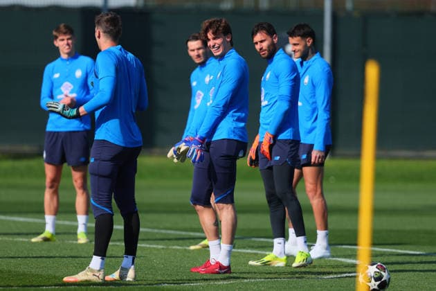 March 17, 2026, Zingonia, ITALY: Atalanta s Marco Carnesecchi (C) attends a training session at Bortolotti Training Center in Zingonia, Italy, 17 March 2026. Atalanta BC will face Bayern Munchen in their UEFA Champions League round of 16 2nd leg soccer match on 18 March. ANSA MICHELE MARAVIGLIA. UEFA Champions League Round Of 16 MD-1 - Atalanta BC  - ZUMAa110 20260317_zaf_a110_010 Copyright: xMichelexMaravigliax