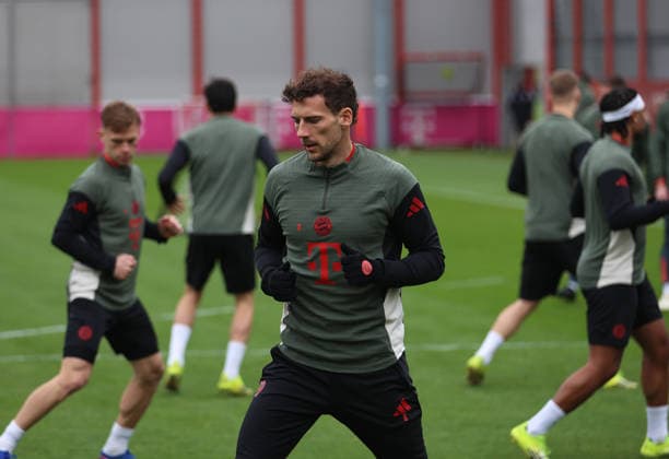 Football, Men, Champions League, Season 2025 2026, FC Bayern Munich, Final training Leon Goretzka FC Bayern Munich warming up