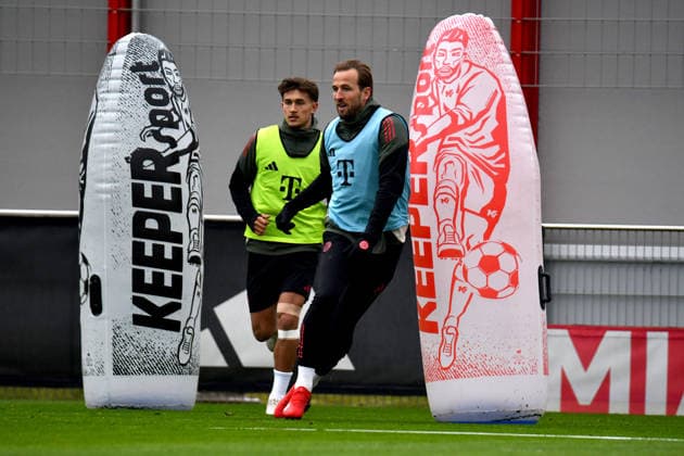 17 03 2026, FC Bayern Training Center, Munich, Training FC Bayern Munich , in the picture final training of FC Bayern Munich before the Champions League second leg against Atalanta Bergamo, Harry Kane Munich , Tom Bischof Munich Photo by Midori Ikenouchi Hasan Bratic DeFodi Images