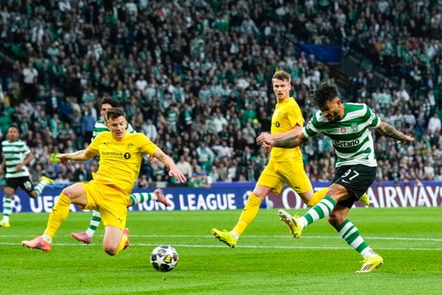 Football, Champions League 2025 2026 Sporting Lisbon Bodo Glimt Lisbon, Portugal 20260317 Sportings Luis Suarez and Glimts Jostein Gundersen, Odin Bjortuft during the football match in the Champions League between Sporting Lisboa and Bodo Glimt at Estadio JosÃ Alvalade Photo Fredrik Varfjell NTB Lisboa Portugal EDITORIAL USE ONLY RESTRICTED USE FOR BETTING COMPANIES  Copyright: xFredrikxVarfjellx xNTBx