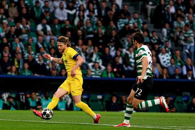 Kasper Høgh of Bodo Glimt controls the ball during the UEFA Champions League, Last 16, second-leg football match between Sporting Clube de Portugal vs Bodo Glimt at Estadio Jose Alvalade on March 17, 2026 in Lisbon, Portugal. UEFA Champions League - Sporting CP vs Bodo Glimt (Valter Gouveia SPP)  Copyright: xValterxGouveia SPPx Sportspressphoto_SPR112808