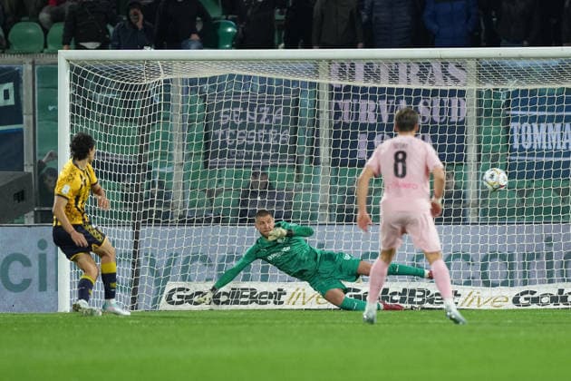Tiro goal 1-0 Giuseppe Leone della Juve Stabia durante la partita di Serie B tra Palermo e Juve Stabia allo stadio Renzo Barbera di Palermo, Italia - MartedÃ¬ 17 Marzo 2026. - Calcio. (Foto di Giovanni Isolino Lapresse)  Copyright: xGiovannixIsolino LaPressex