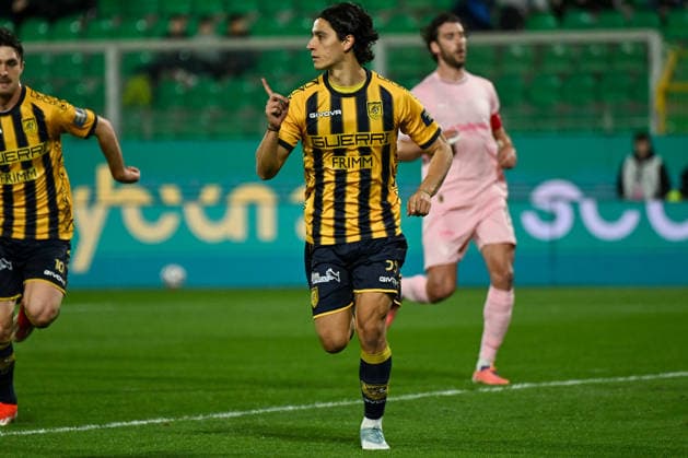 Happiness of Giuseppe Leone (S.S. Juve Stabia) after scores a goal during the Italian Serie BKT match between Palermo F.C. vs S.S. Juve Stabia 17th March 2026 at the Renzo Barbera stadium in Palermo, Italy  Copyright: xVincenzoxOrlando IPAxSportx xipa-agency.netx xx IPA_73044973 IPA_Agency_IPA73044973