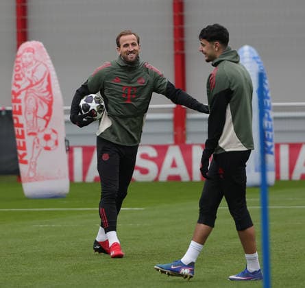 17 03 2026, FC Bayern Training, Saebenerstrasse Muenchen, Soccer, Sport, in the picture Harry Kane FC Bayern Muenchen and Aleksandar Pavlovic FC Bayern Muenchen