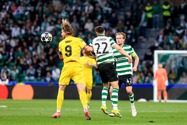 Kasper Hogh of Bodo Glimt battles for the ball Ivan Fresneda of Sporting CP during the UEFA Champions League, Last 16, second-leg football match between Sporting Clube de Portugal vs Bodo Glimt at Estadio Jose Alvalade on March 17, 2026 in Lisbon, Portugal. UEFA Champions League - Sporting CP vs Bodo Glimt (Valter Gouveia SPP)  Copyright: xValterxGouveia SPPx spp-en-VaGo-VG_L1795