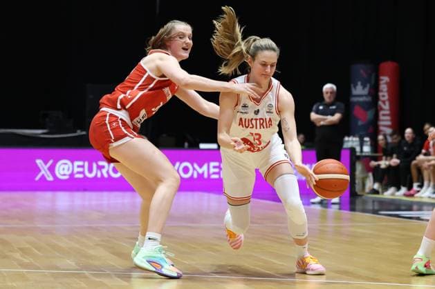 VIENNA, AUSTRIA, MAR. 17, 2026 WOMEN BASKETBALL EUROBASKET 2027 QUALIFIERS ·First Round · Group D, AUSTRIA vs SWITZERLAND Simone Sill (AUT) in one-on-one one-on-one, basketball duel, attacking play, defensive play, dribbling, drive to the basket, player action, match moment, Motion, Challenging VIENNA VIENNA, Hallmann Dome Hallmann Dome, Austria (AUT) AUSTRIA