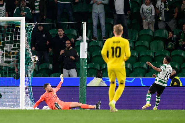260317 Goalkeeper Nikita Haikin of Bodo Glimt and Geny Catamo of Sporting during the UEFA Champions League football match between Sporting CP and Bodo Glimt on March 17, 2026 in Lisbon Photo Marius Simensen BILDBYRAN COP 238 MM0063 bbeng football fotball fotboll soccer uefa champions league mesterligaen bodo glimt sporting clube de portugal sporting lisboa sporting lisbon sporting cp  Copyright: MARIUSxSIMENSEN BB260317BB768