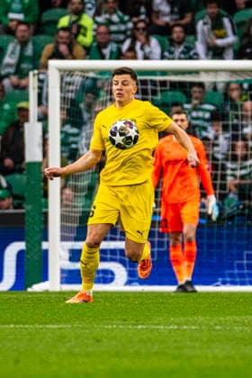 March 17, 2026, Lisbon, Lisbon, Portugal: Jostein Gundersen of Bodo Glimt battle for possession of the ball, during the UEFA Champions League - Round of 16 (2nd leg), between Sporting CP vs FC Bodo Glimt at Alvalade Stadium, Lisbon, on March 17, 2026 Lisbon Portugal - ZUMAr200 20260317_zsp_r200_005 Copyright: xNunoxReisinhox