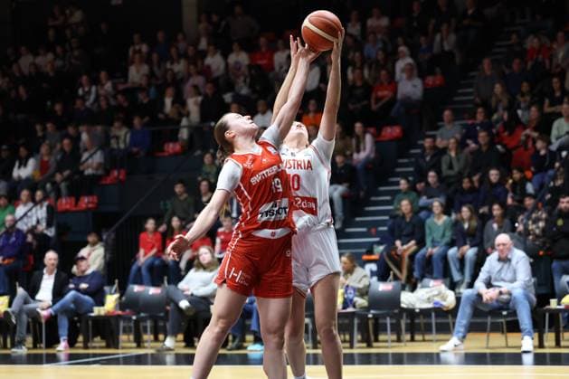 VIENNA, AUSTRIA, MAR. 17, 2026 WOMEN BASKETBALL EUROBASKET 2027 QUALIFIERS Â·First Round Â· Group D, AUSTRIA vs SWITZERLAND Elea Jacquot (SUI) and Alexia Allesch (AUT) in a rebound duel VIENNA VIENNA, Hallmann Dome Hallmann Dome, Austria (AUT) AUSTRIA