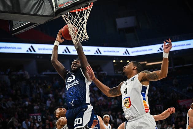 Bahcesehir Koleji v U BT Cluj Napoca - BKT EuroCup ISTANBUL, TURKIYE - MARCH 17: Bahcesehir Koleji player Trevion Williams (50) and U BT Cluj Napoca player Nighael Ceaser (4) compete for the ball during the BKT EuroCup quarter final basketball match between Bahcesehir Koleji and U BT Cluj Napoca at Sinan Erdem Sports Hall in Istanbul, Turkiye on March 17, 2026. Cem Tekkesinoglu Anadolu Istanbul Turkey. Editorial use only. Please get in touch for any other usage.  Copyright: x2026xAnadoluxCemxTekkesinoglux