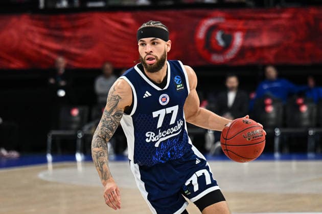 Bahcesehir Koleji v U BT Cluj Napoca - BKT EuroCup ISTANBUL, TURKIYE - MARCH 17: Bahcesehir Koleji player Hunter Hale (77) in action during the BKT EuroCup quarter final basketball match between Bahcesehir Koleji and U BT Cluj Napoca at Sinan Erdem Sports Hall in Istanbul, Turkiye on March 17, 2026. Cem Tekkesinoglu Anadolu Istanbul Turkey. Editorial use only. Please get in touch for any other usage.  Copyright: x2026xAnadoluxCemxTekkesinoglux