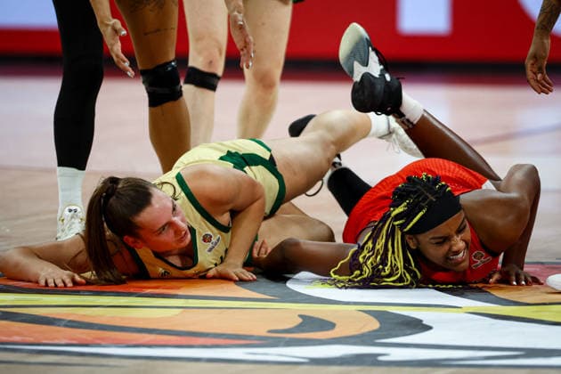Australia vs Canada Women s Basketball World Cup 2026 Qualifying Tournaments Aaliyah Edwards of Canada national team, Nationalteam and Isobel Borlase of Australian National Team fall after a collision during the Women s Basketball World Cup 2026 Qualifying Tournaments Group Phase - Group A between Australia National Team and Canada National Team at Turkcell Basketball Development Center on March 17, 2026 in Istanbul, Turkey. Istanbul Istanbul Turkey Copyright: xBurakxBasturkx