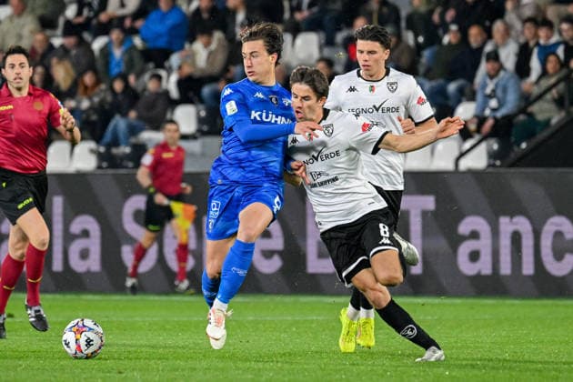 Spezia™s Adam Nagy fights for the ball with Empoli s Luca Magnino during the Serie B soccer match between Spezia and Empoli at the Alberto Picco Stadium in La Spezia, Italy - Tuesday, March 17, 2026. - Soccer .  Copyright: xTanoxPecoraro LaPressex