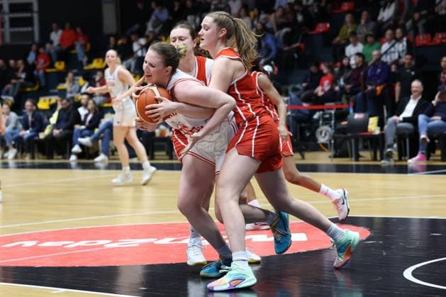 VIENNA, AUSTRIA, MAR. 17, 2026 WOMEN BASKETBALL EUROBASKET 2027 QUALIFIERS Â·First Round Â· Group D, AUSTRIA vs SWITZERLAND Sarah Sagerer (AUT) in duel VIENNA VIENNA, Hallmann Dome Hallmann Dome, Austria (AUT) AUSTRIA