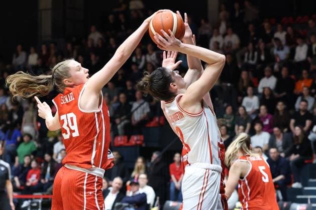 VIENNA, AUSTRIA, MAR. 17, 2026 WOMEN BASKETBALL EUROBASKET 2027 QUALIFIERS Â·First Round Â· Group D, AUSTRIA vs SWITZERLAND Lin Schwarz (SUI) blocks the shot of Anja Fuchs-Robetin (AUT) during the EuroBasket match in Vienna. VIENNA VIENNA, Hallmann Dome Hallmann Dome, Austria (AUT) AUSTRIA