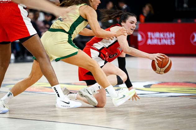 Australia vs Canada Women s Basketball World Cup 2026 Qualifying Tournaments Bridget Carleton of Canada national team, Nationalteam vies for the ball during the Women s Basketball World Cup 2026 Qualifying Tournaments Group Phase - Group A between Australia National Team and Canada National Team at Turkcell Basketball Development Center on March 17, 2026 in Istanbul, Turkey. Istanbul Istanbul Turkey Copyright: xBurakxBasturkx