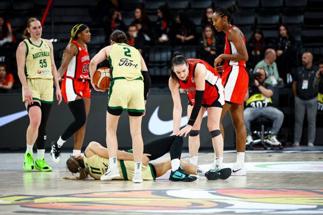 Australia vs Canada Women s Basketball World Cup 2026 Qualifying Tournaments Alanna Smith of Australian national team, Nationalteam lies on the court after a collision during the Women s Basketball World Cup 2026 Qualifying Tournaments Group Phase - Group A between Australia National Team and Canada National Team at Turkcell Basketball Development Center on March 17, 2026 in Istanbul, Turkey. Istanbul Istanbul Turkey Copyright: xBurakxBasturkx